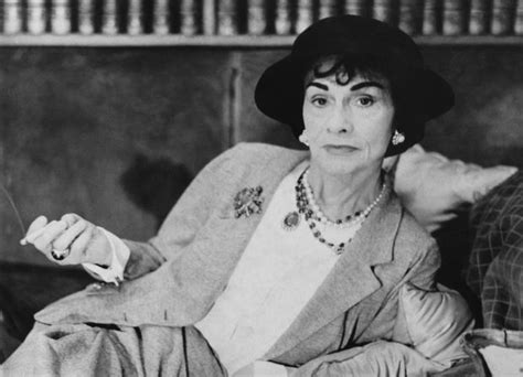 cosa fece coco chanel|Coco Chanel, la vita della donna che ha rivoluzionato la moda.